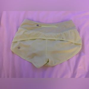 Lululemon Speed Up Low-Rise Lined Short 2.5” (Faded Zap)